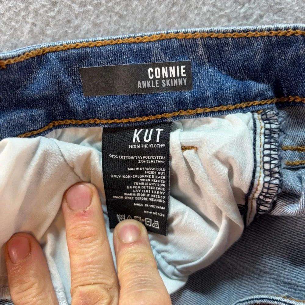 KUT Connie Ankle Skinny Jeans Womens 12 Whiskers Faded Washout Fray Holes Logo - Picture 11 of 12
